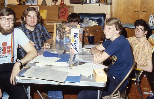 Imágenes para soñar: nerds de los 70 y 80 jugando a rol (Actualizado)
